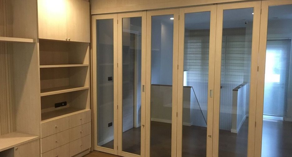 For rent and for sale 3 bedrooms house in Bang Kapi, Bangkok