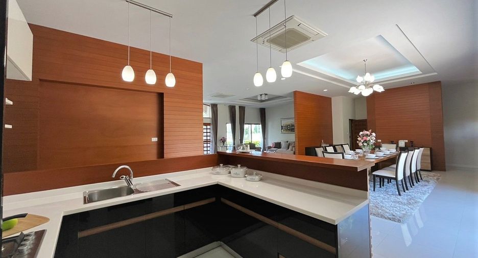 Casa en venta de 3 habitaciones en San Kamphaeng, Chiang Mai