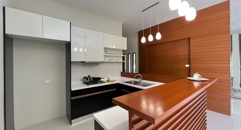 Casa en venta de 3 habitaciones en San Kamphaeng, Chiang Mai