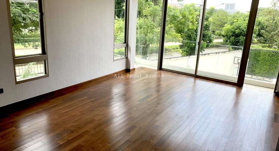 For sale 4 bedrooms house in Pak Kret, Nonthaburi