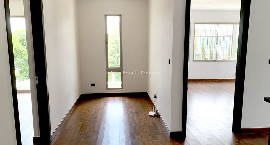 For sale 4 bedrooms house in Pak Kret, Nonthaburi