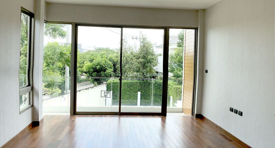 For sale 4 bedrooms house in Pak Kret, Nonthaburi