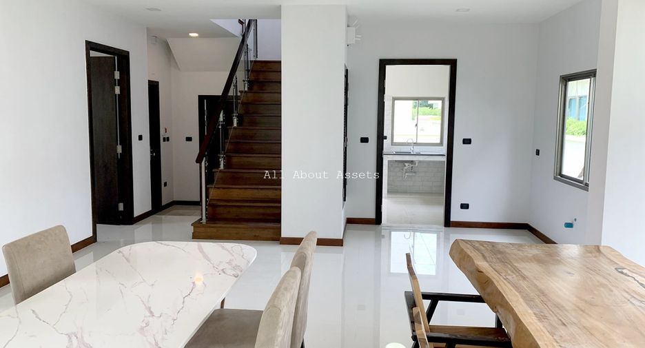 For sale 4 bedrooms house in Pak Kret, Nonthaburi