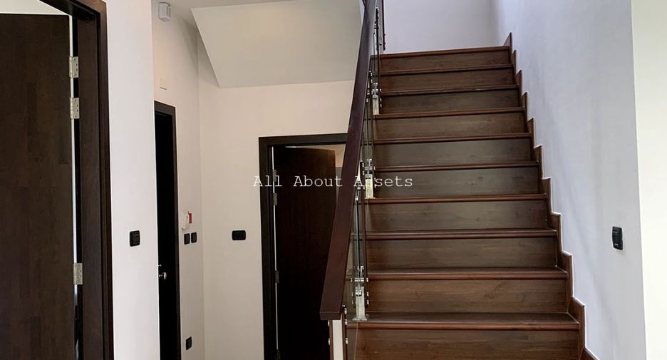 For sale 4 bedrooms house in Pak Kret, Nonthaburi