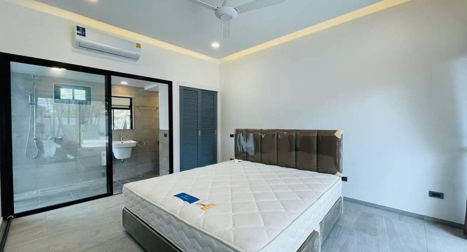 For rent 6 bedrooms villa in Bang Lamung, Chonburi
