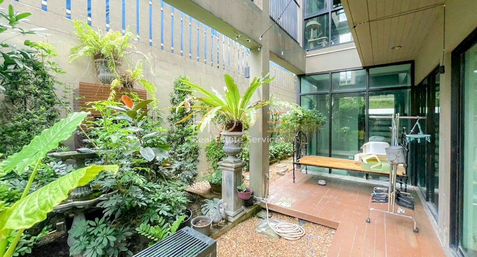 Reihenhaus zum Kauf mit 4 Zimmer in Suan Luang, Bangkok