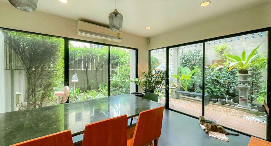 Reihenhaus zum Kauf mit 4 Zimmer in Suan Luang, Bangkok