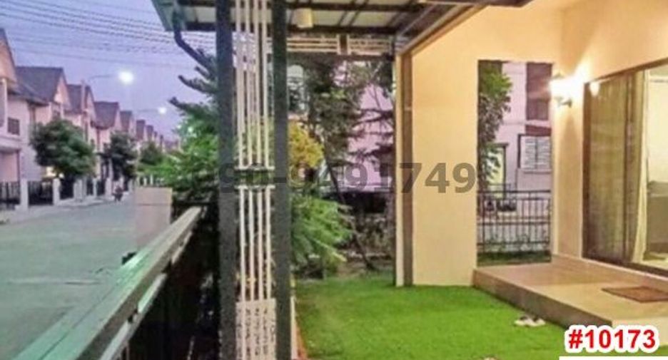 For sale 3 bedrooms townhouse in Bang Sao Thong, Samut Prakan