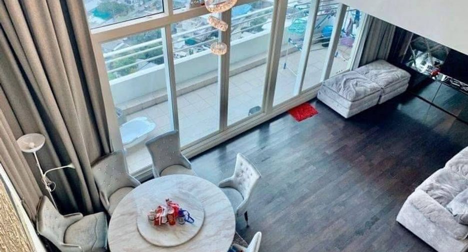 Condo en alquiler de 3 habitaciones en Bang Kho Laem, Bangkok