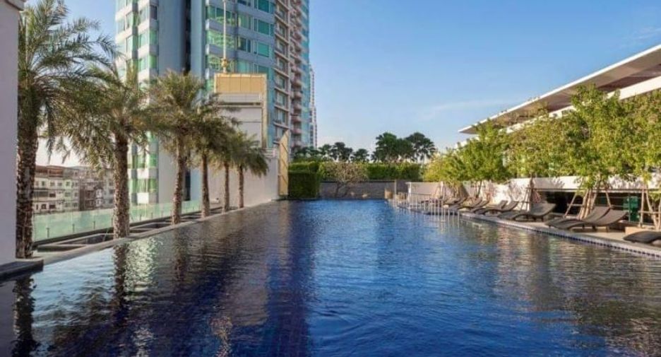 Condo en alquiler de 3 habitaciones en Bang Kho Laem, Bangkok