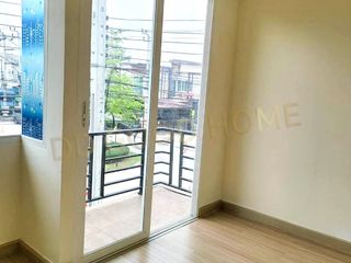 For sale 4 bedrooms townhouse in Bang Khun Thian, Bangkok