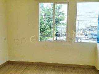 For sale 4 bedrooms townhouse in Bang Khun Thian, Bangkok