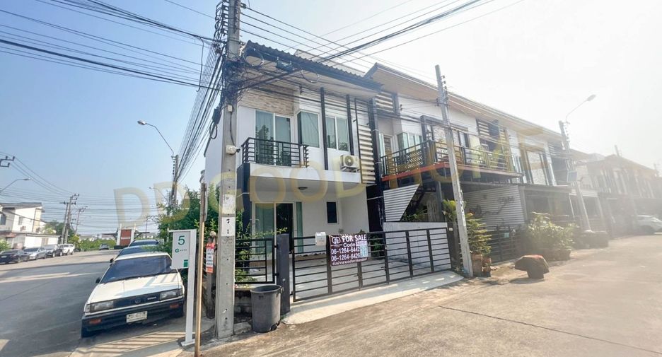 For sale 4 bedrooms townhouse in Bang Khun Thian, Bangkok