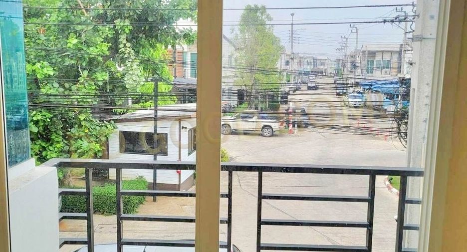 For sale 4 bedrooms townhouse in Bang Khun Thian, Bangkok