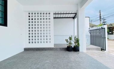 For sale 3 bedrooms house in Si Racha, Chonburi