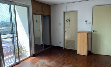 Condo en venta de 2 habitaciones en Khlong Toei, Bangkok