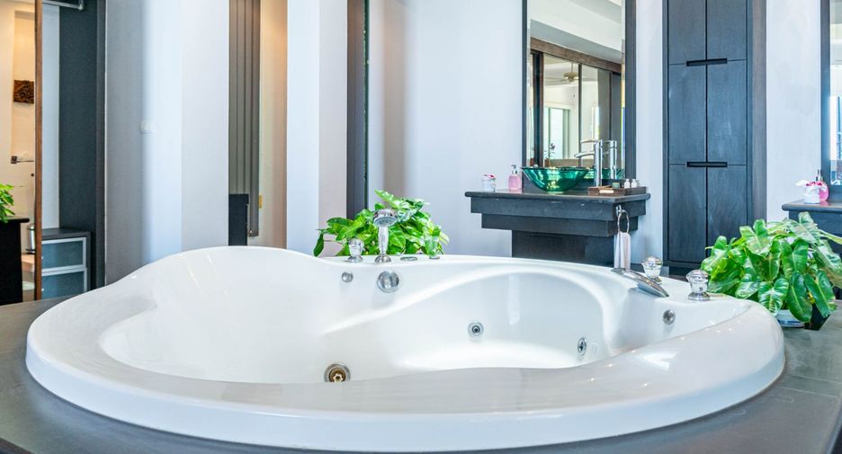 For rent 4 bedrooms villa in Thalang, Phuket