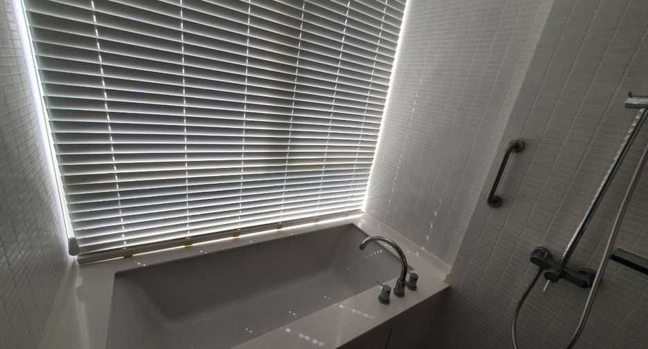 For sale 3 bedrooms condo in Suan Luang, Bangkok