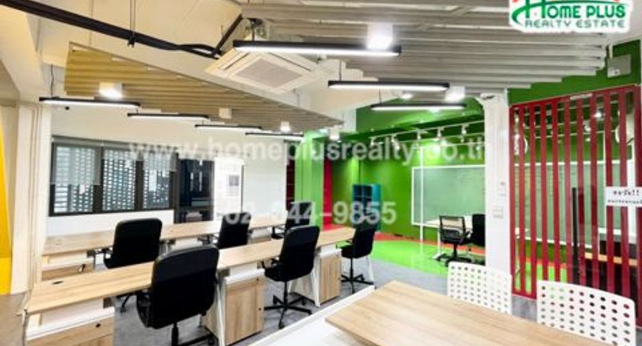 Reihenhaus zum Kauf mit Studio in Bueng Kum, Bangkok