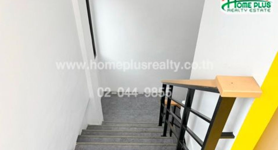 Reihenhaus zum Kauf mit Studio in Bueng Kum, Bangkok