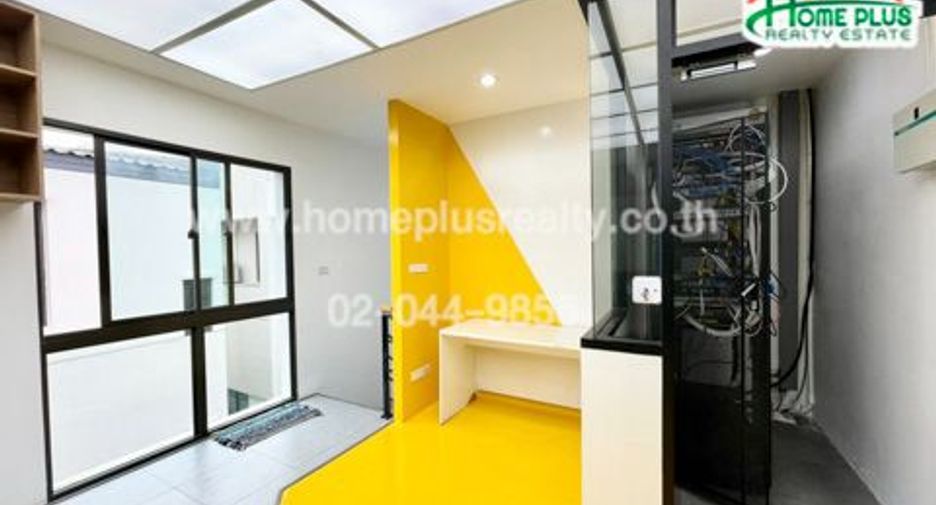 Reihenhaus zum Kauf mit Studio in Bueng Kum, Bangkok