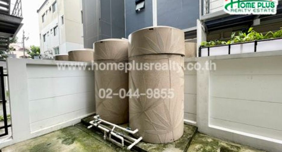 Reihenhaus zum Kauf mit Studio in Bueng Kum, Bangkok