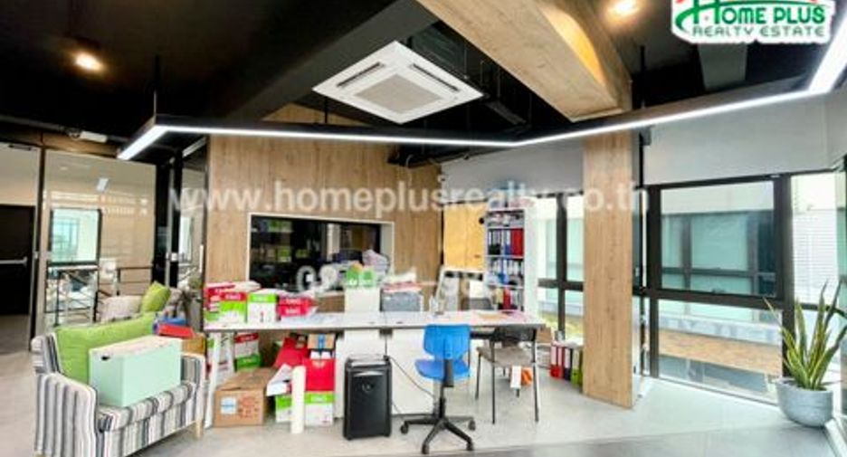 Reihenhaus zum Kauf mit Studio in Bueng Kum, Bangkok