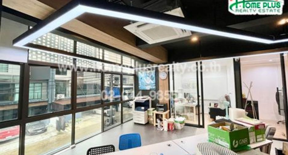 Reihenhaus zum Kauf mit Studio in Bueng Kum, Bangkok