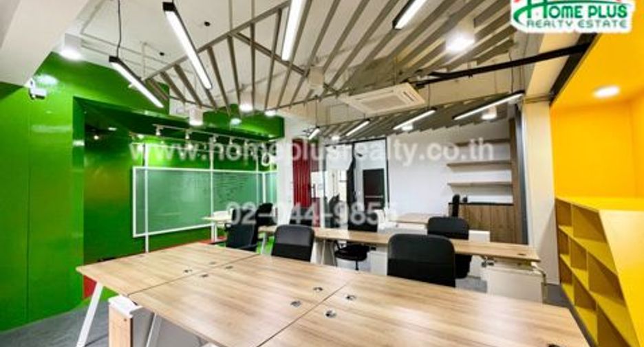 Reihenhaus zum Kauf mit Studio in Bueng Kum, Bangkok