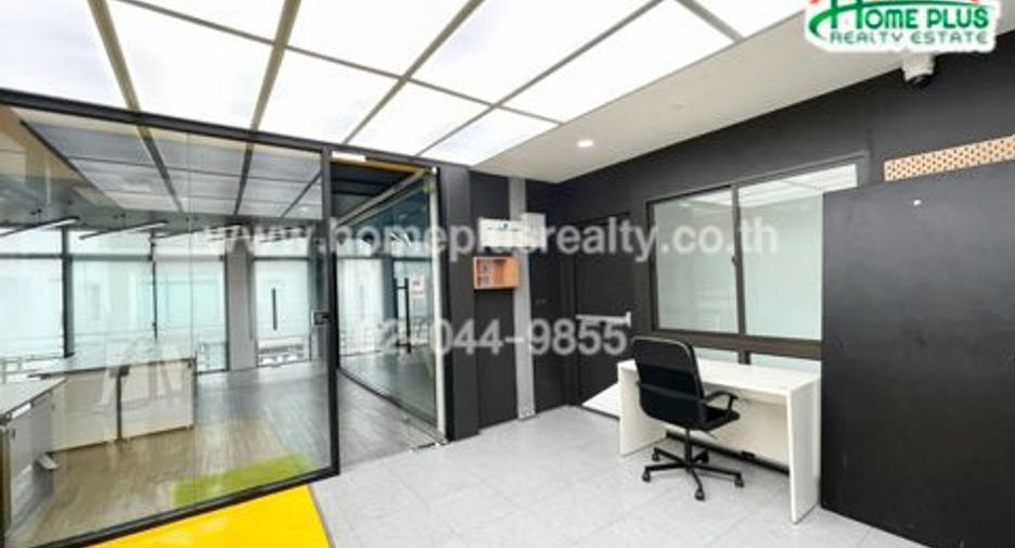 Reihenhaus zum Kauf mit Studio in Bueng Kum, Bangkok