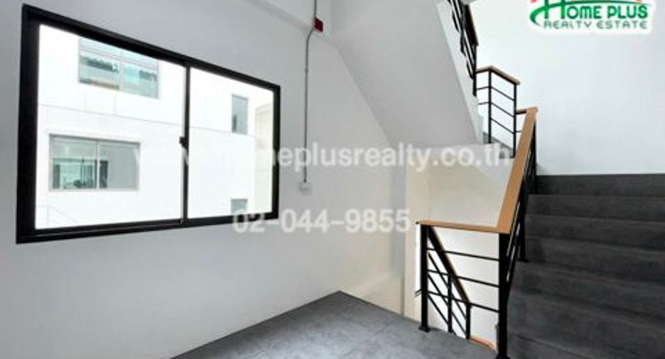 Reihenhaus zum Kauf mit Studio in Bueng Kum, Bangkok