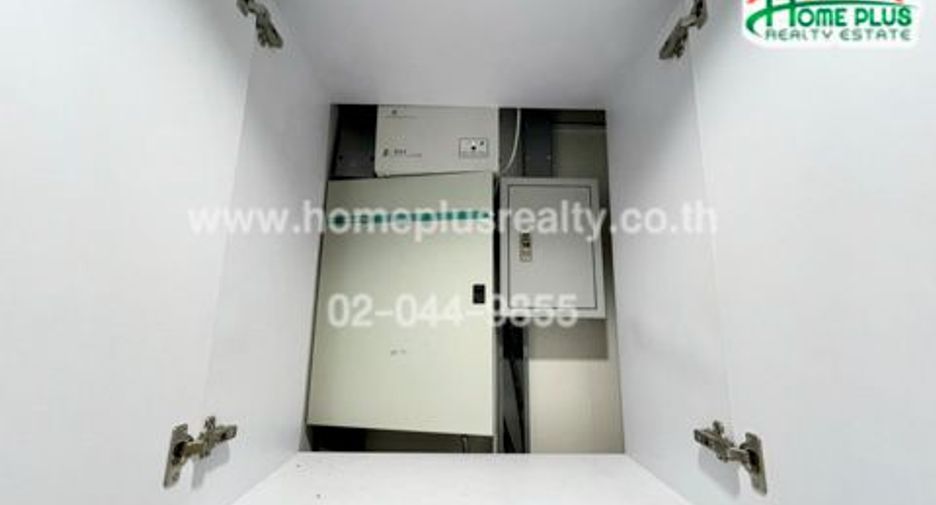 Reihenhaus zum Kauf mit Studio in Bueng Kum, Bangkok
