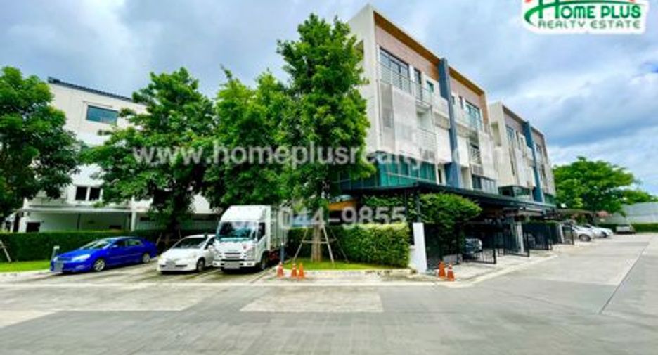 Reihenhaus zum Kauf mit Studio in Bueng Kum, Bangkok