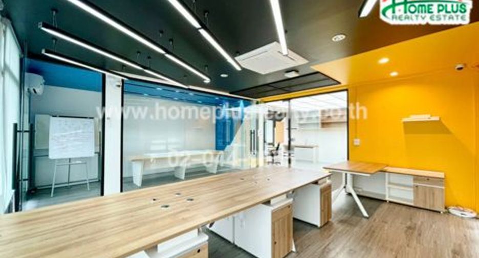 Reihenhaus zum Kauf mit Studio in Bueng Kum, Bangkok
