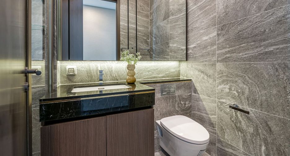 For sale 2 bed condo in Khlong Toei, Bangkok