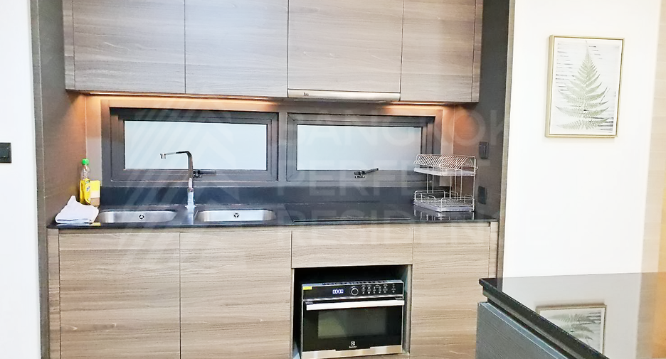 For rent and for sale 2 bedrooms condo in Pathum Wan, Bangkok