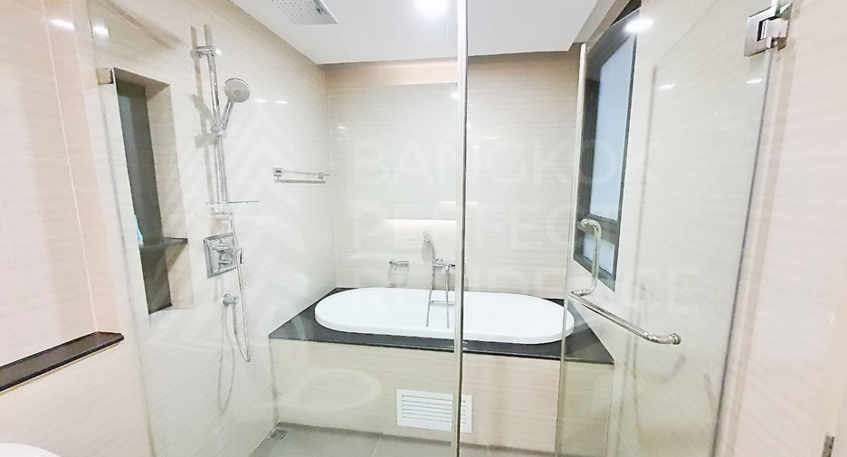 For rent and for sale 2 bedrooms condo in Pathum Wan, Bangkok