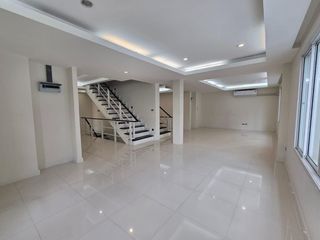 For rent 9 Beds retail Space in Lat Phrao, Bangkok