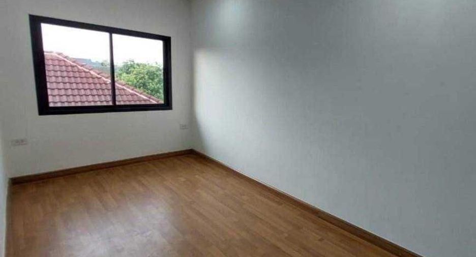 For sale 3 bedrooms townhouse in Mueang Nakhon Sawan, Nakhon Sawan