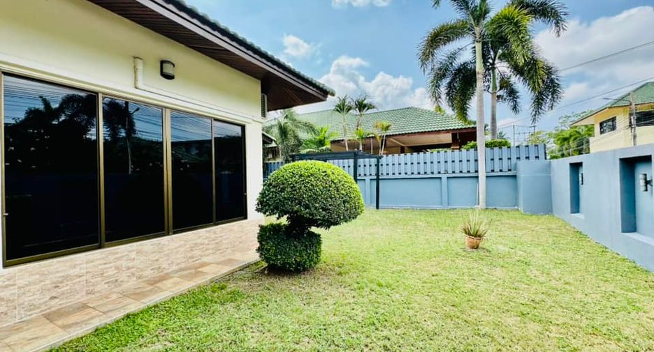 À louer 3 chambres maison à Bang Lamung, Chonburi