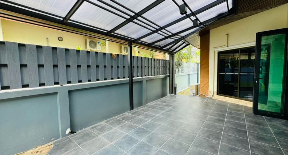 À louer 3 chambres maison à Bang Lamung, Chonburi