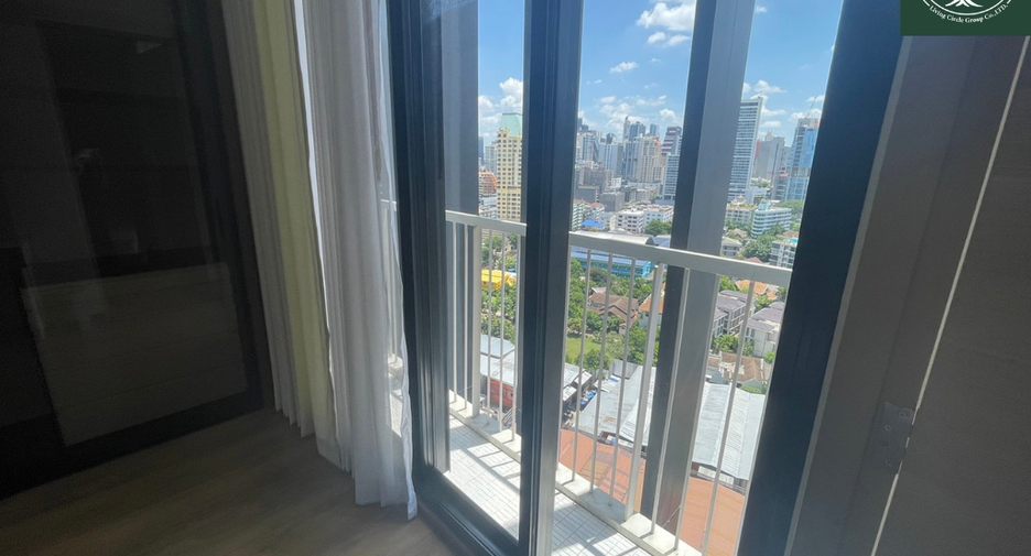 Condo en alquiler de 3 habitaciones en Khlong Toei, Bangkok