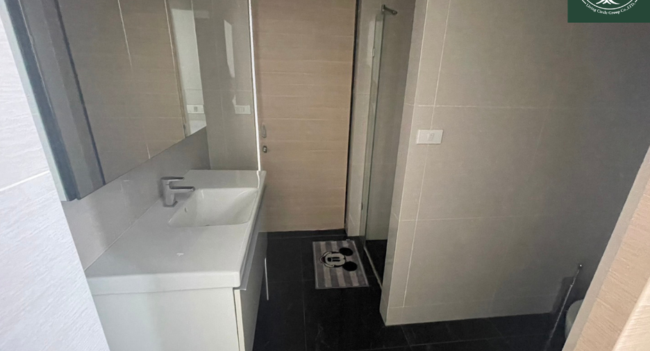 Condo en alquiler de 3 habitaciones en Khlong Toei, Bangkok