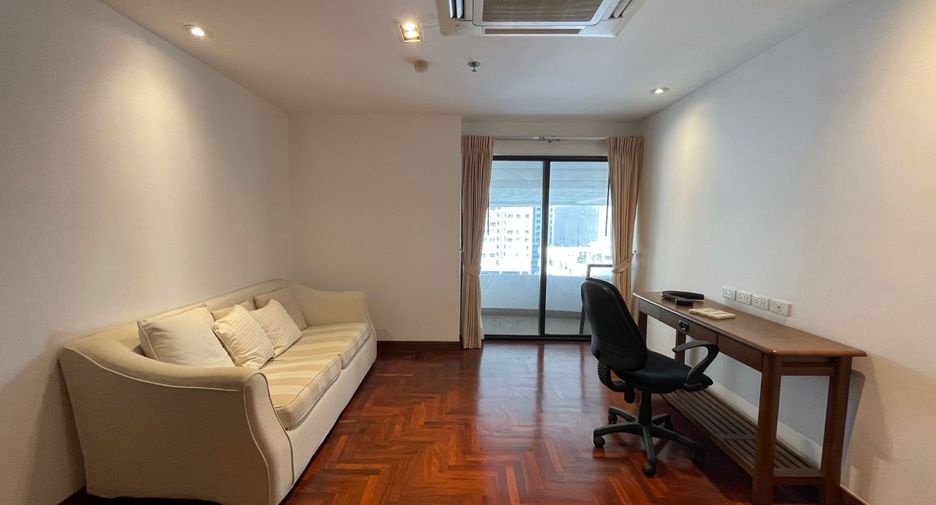 For rent 3 bedrooms condo in Khlong Toei, Bangkok
