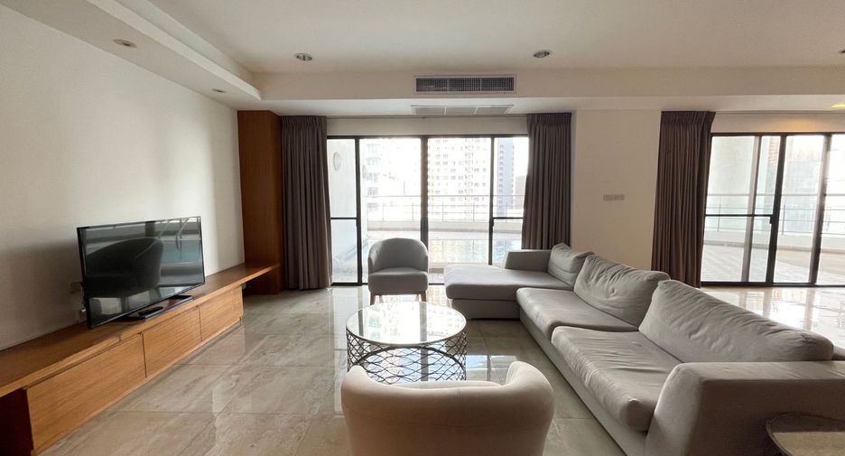 For rent 3 bedrooms condo in Khlong Toei, Bangkok