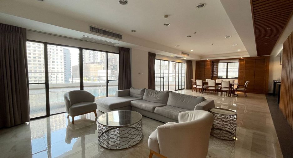 For rent 3 bedrooms condo in Khlong Toei, Bangkok