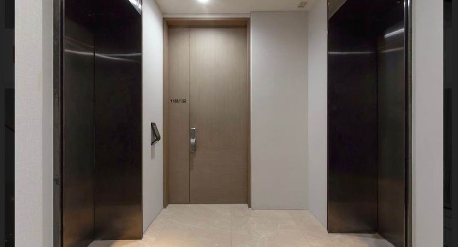 For rent 4 bed condo in Khlong San, Bangkok