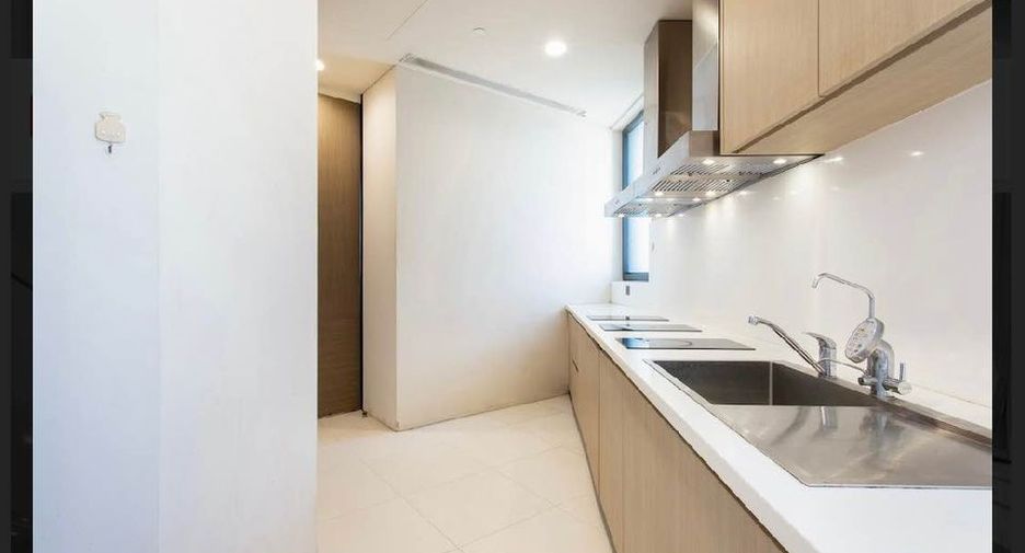 For rent 4 bed condo in Khlong San, Bangkok