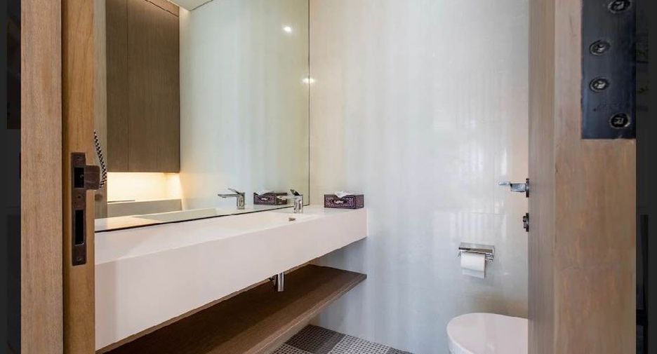 For rent 4 bed condo in Khlong San, Bangkok