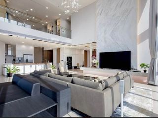 For rent 4 bedrooms condo in Khlong San, Bangkok